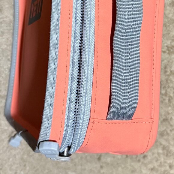 YETI Daytrip Lunch Box Coral - Picture 12 of 16